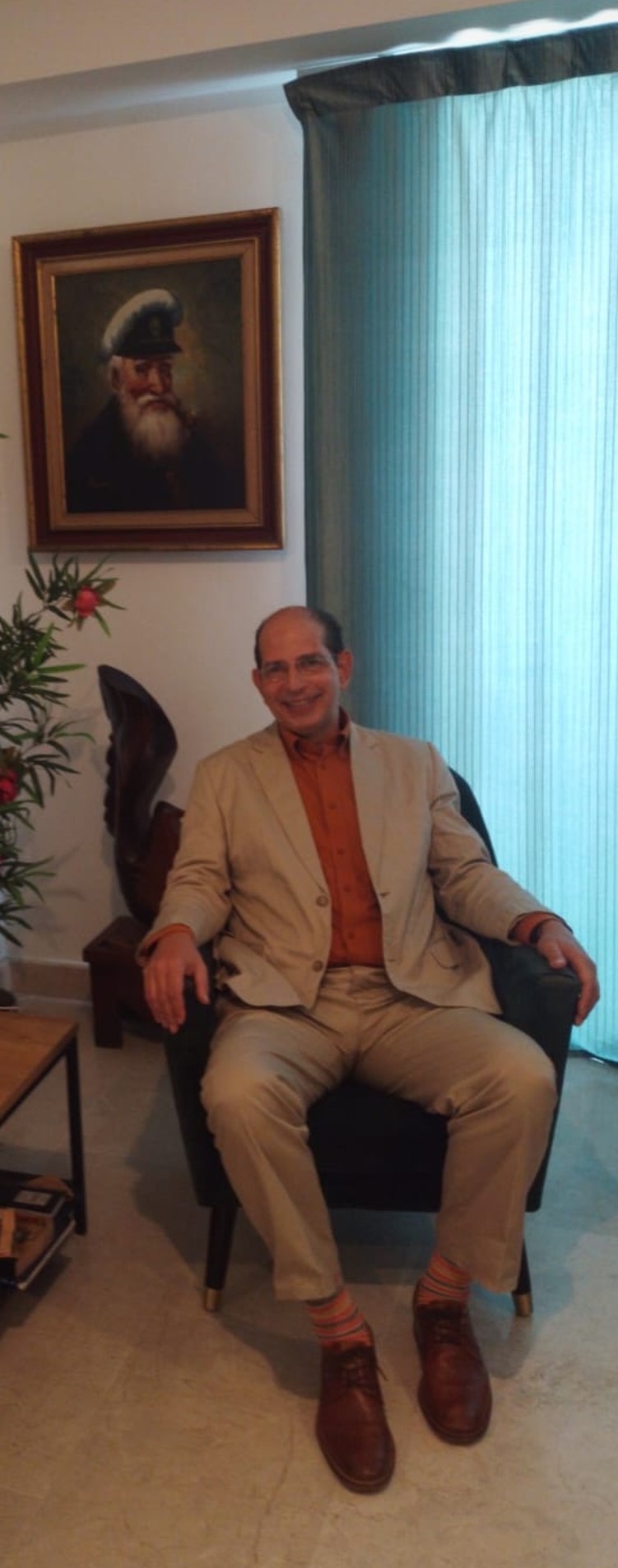 Frank Brugal — Consultor Estratégico Internacional, BD, Master, DBA, PhD, ENG, Filósofo